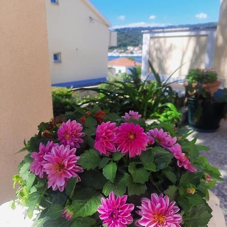 Marovito Apartment Supetarska Draga Exterior photo